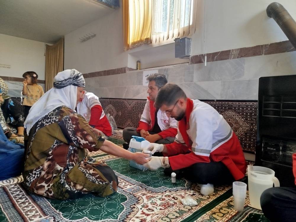 ⭕ خدمت‌رسانی کاروان سلامت هلال‌احمر کامیاران در روستای  اشکفتان