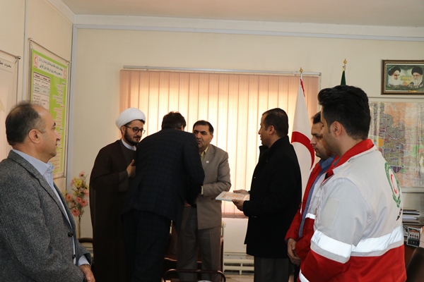 مدیرعامل جمعیت هلال احمر استان در مراسم تکریم و معارفه رئیس هلال احمر شهرستان مریوان: "غایت نهایی جمعیت هلال احمر خدمت خالصانه به مردم است"